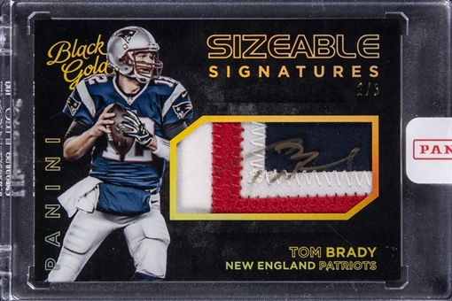 2015 Panini Black Gold "Sizeable Signatures" #SS-TB Tom Brady Signed Game Used Patch Card (#2/5) – Panini-Encased